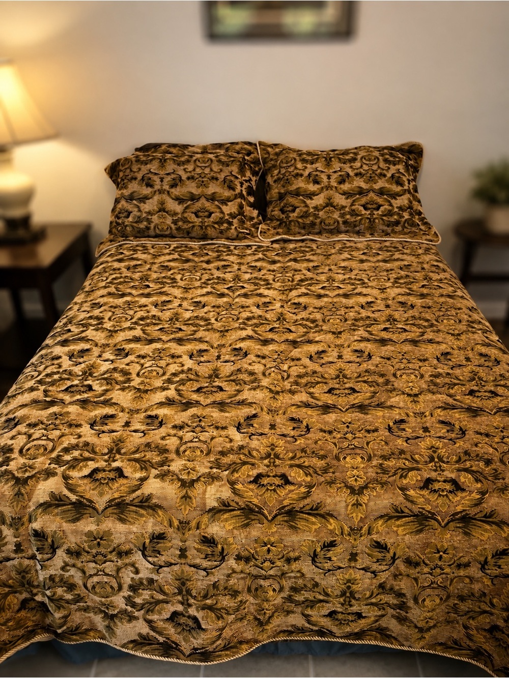 Luxury Gold Damask Velvet Bedspread Set - Home Bedding